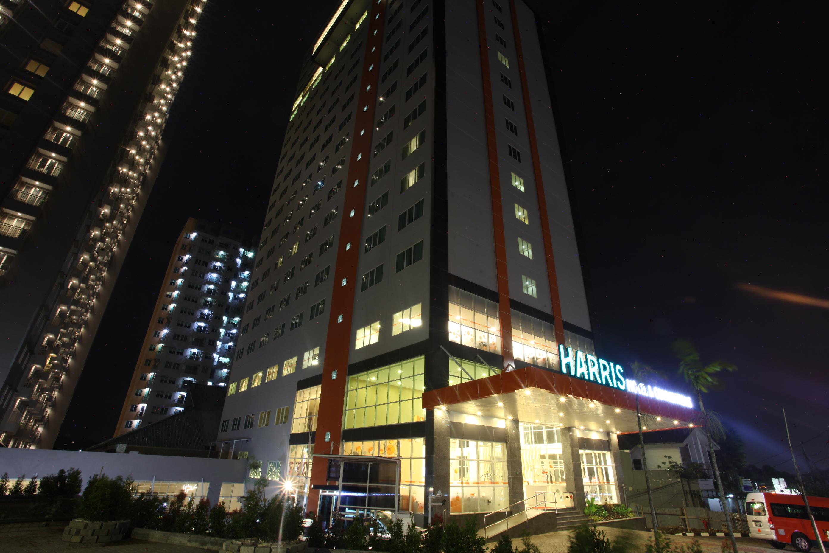 Harris Hotel & Conventions Ciumbuleuit Bandung Exterior photo