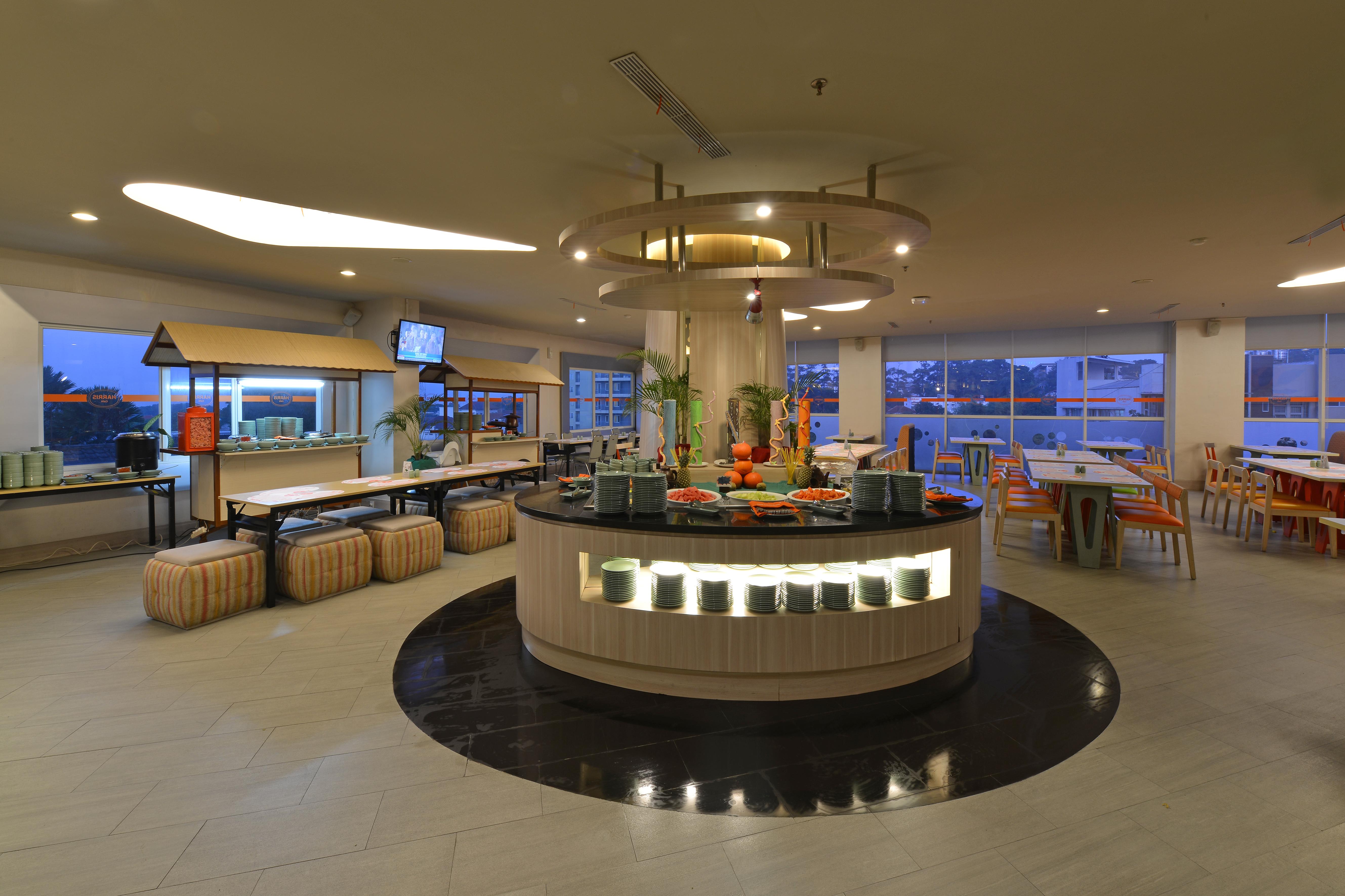 Harris Hotel & Conventions Ciumbuleuit Bandung Exterior photo
