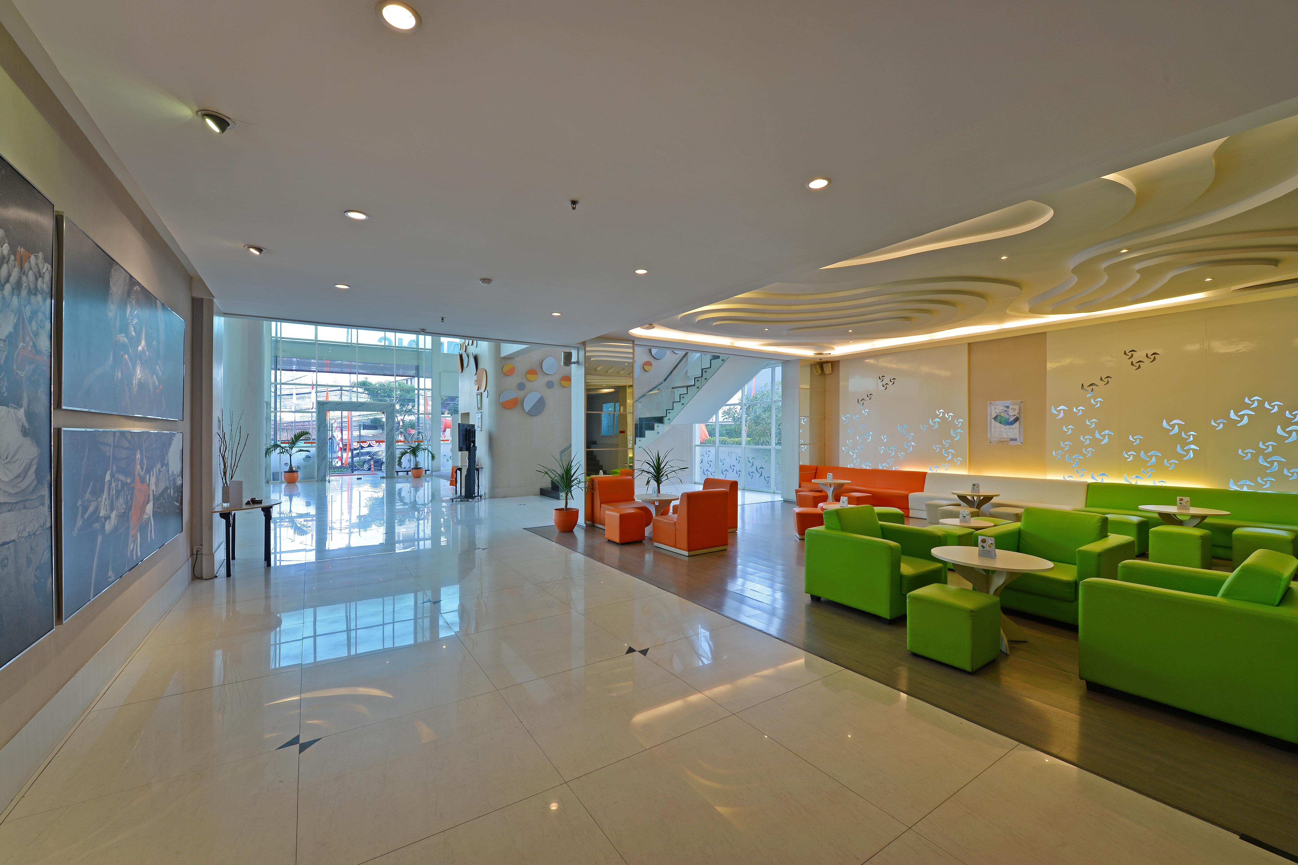 Harris Hotel & Conventions Ciumbuleuit Bandung Exterior photo