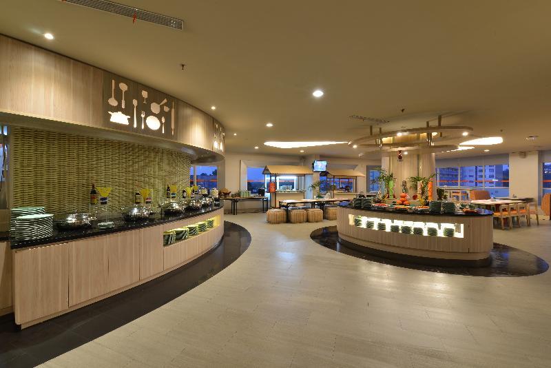 Harris Hotel & Conventions Ciumbuleuit Bandung Exterior photo