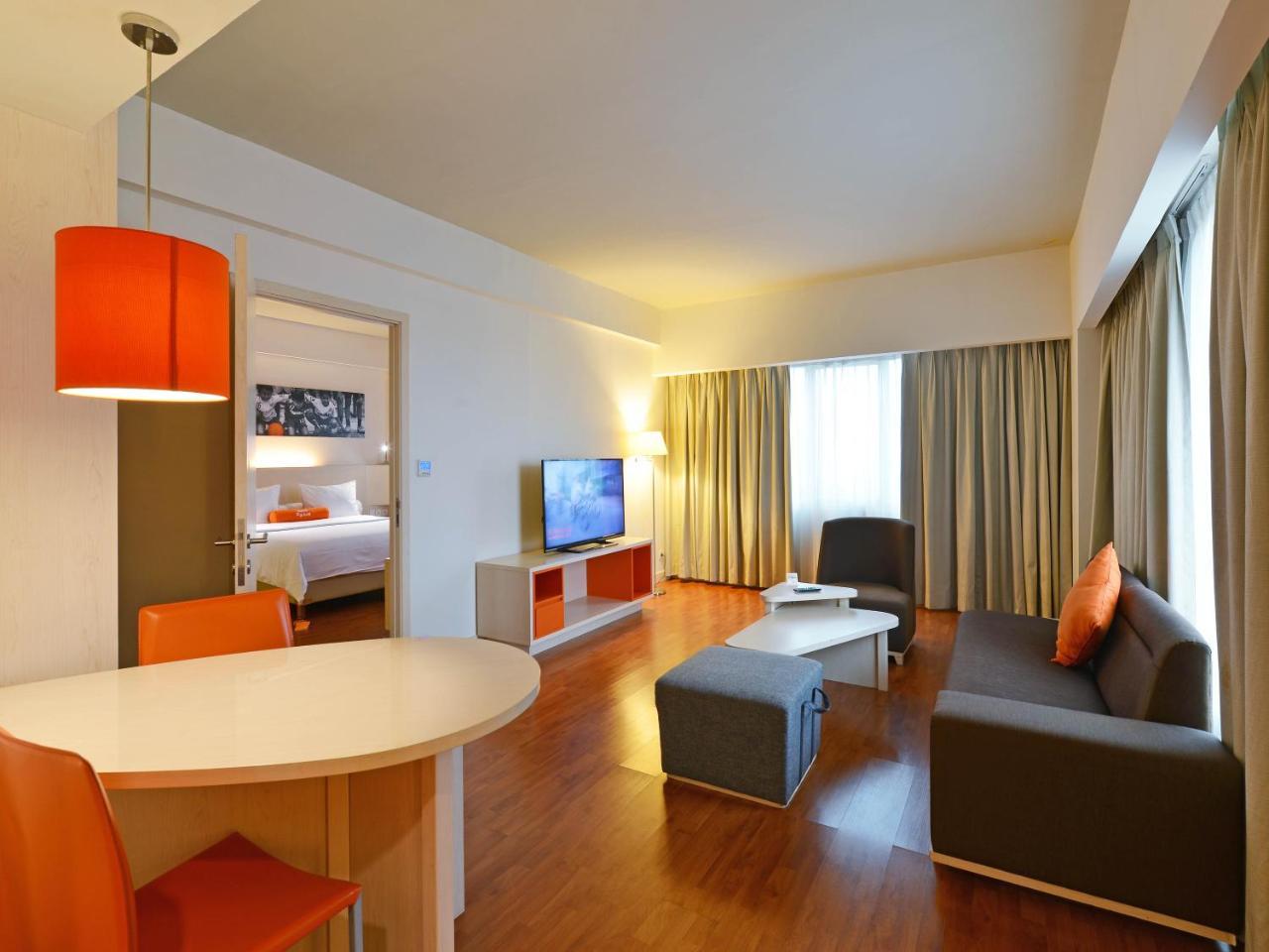 Harris Hotel & Conventions Ciumbuleuit Bandung Exterior photo