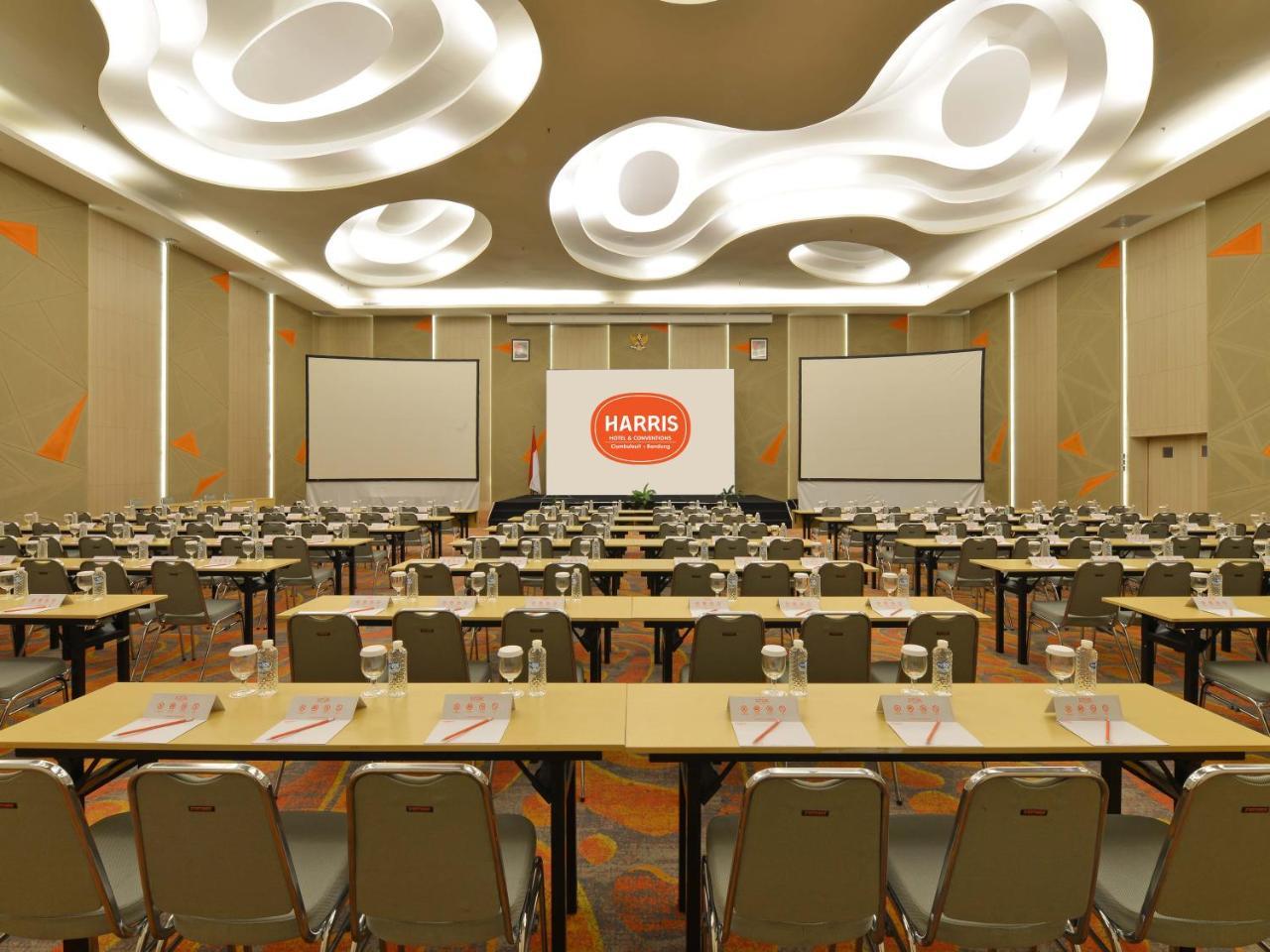 Harris Hotel & Conventions Ciumbuleuit Bandung Exterior photo